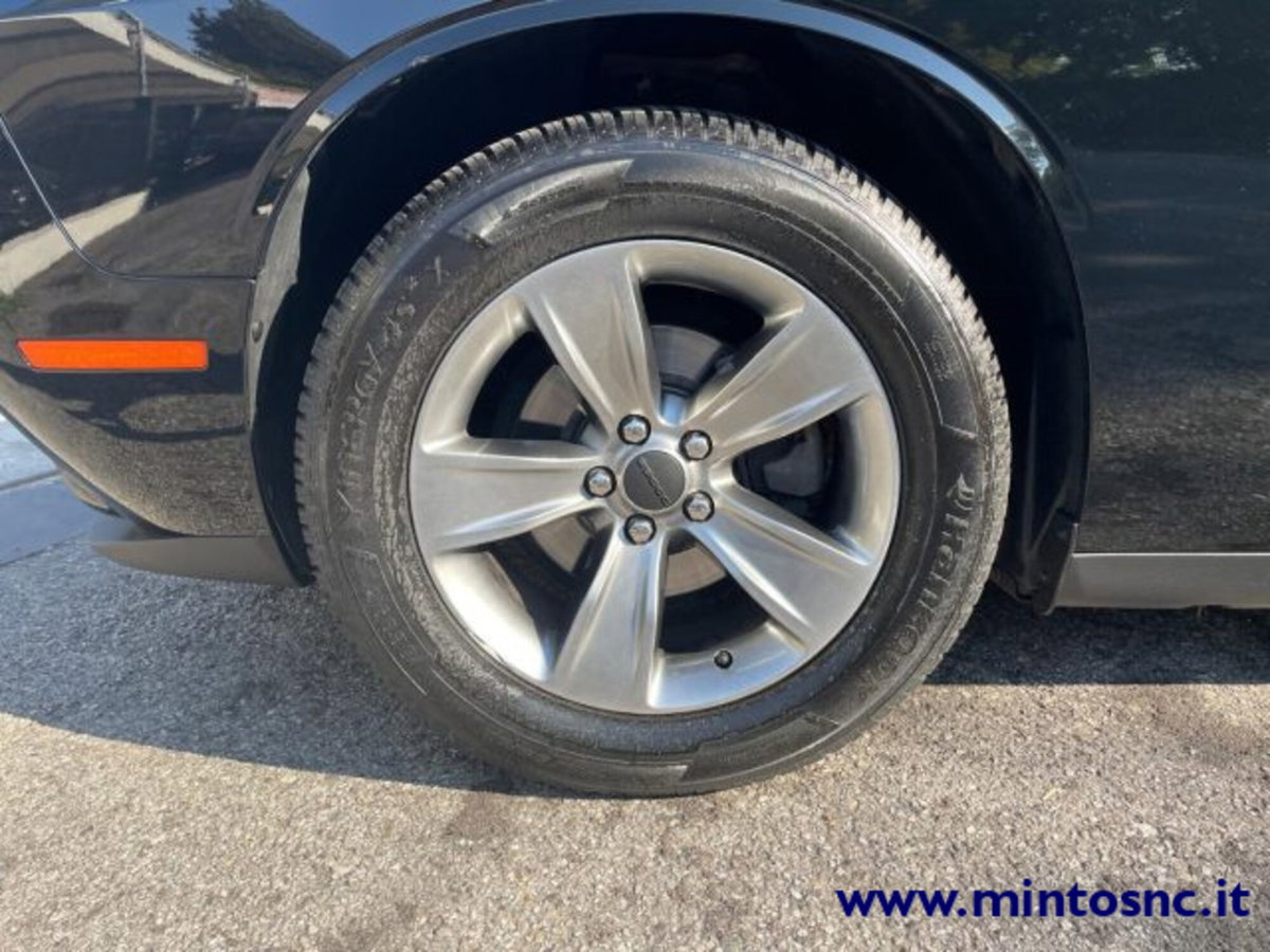 Dodge Challenger 3.6 V6 SXT awd 309cv at8 (10)