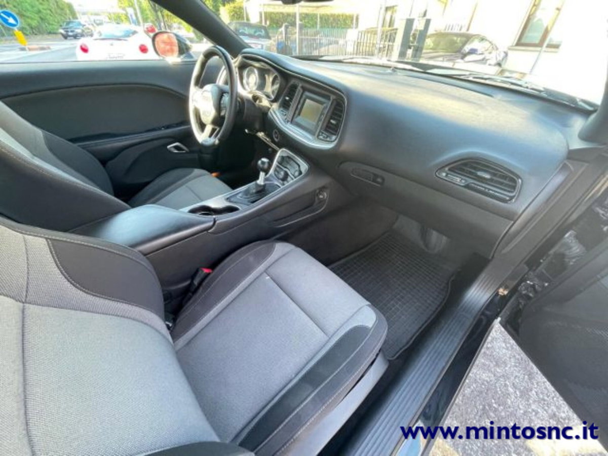 Dodge Challenger 3.6 V6 SXT awd 309cv at8 (15)