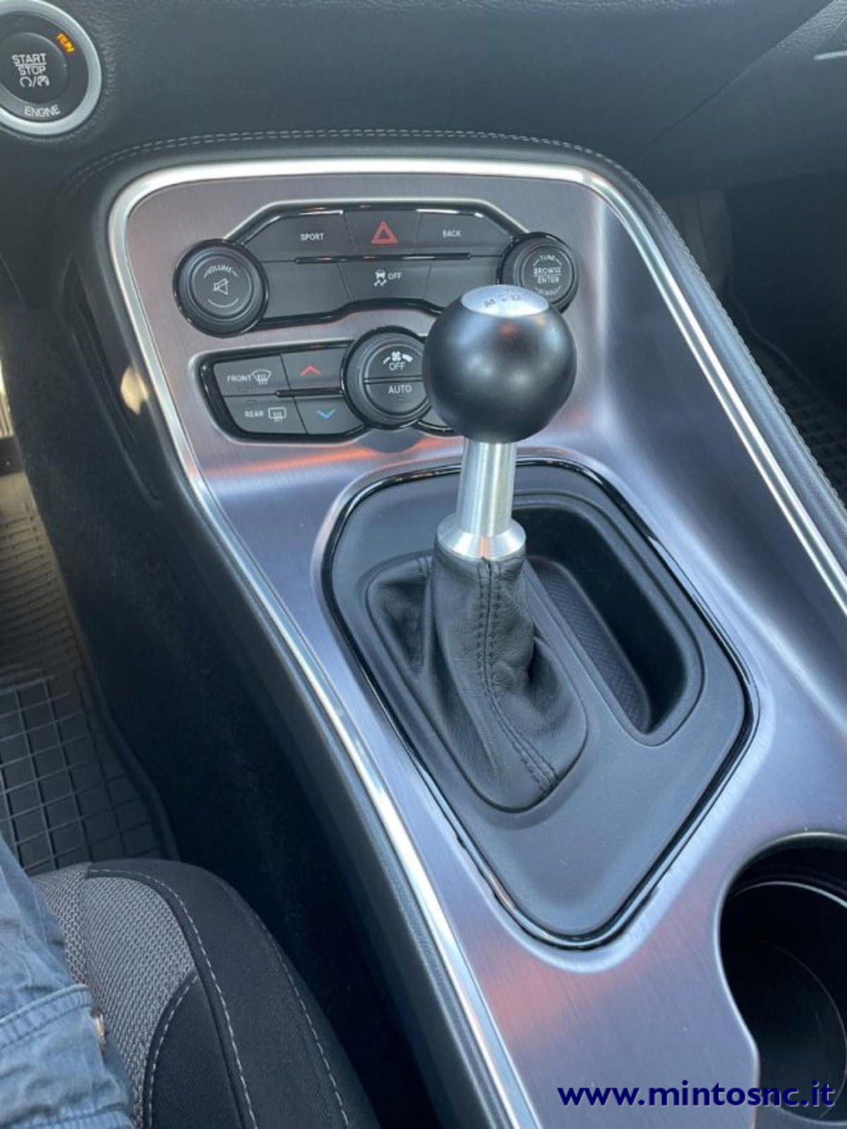 Dodge Challenger 3.6 V6 SXT awd 309cv at8 (16)