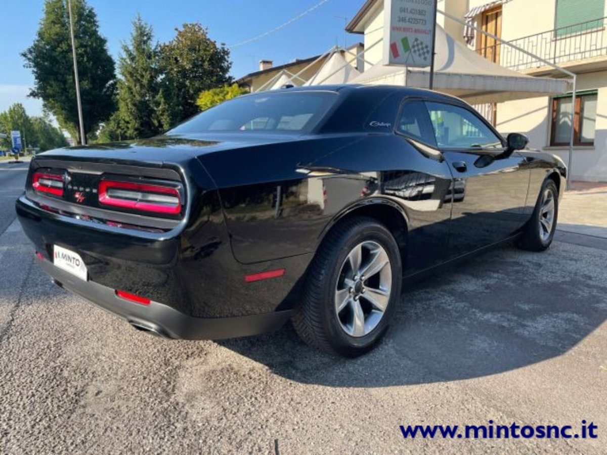 Dodge Challenger 3.6 V6 SXT awd 309cv at8 (5)