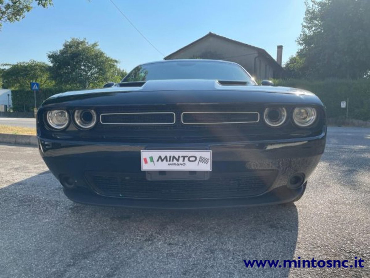 Dodge Challenger 3.6 V6 SXT awd 309cv at8 (8)