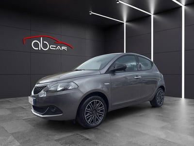 Lancia Ypsilon 1.0 FireFly 5 porte S&S Hybrid Ecochic Gold usata