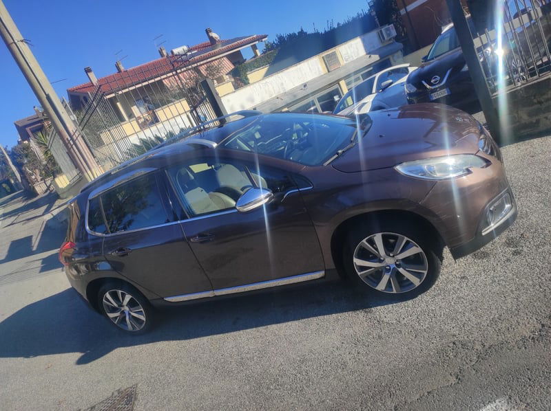 Peugeot 2008 VTi 120CV Allure