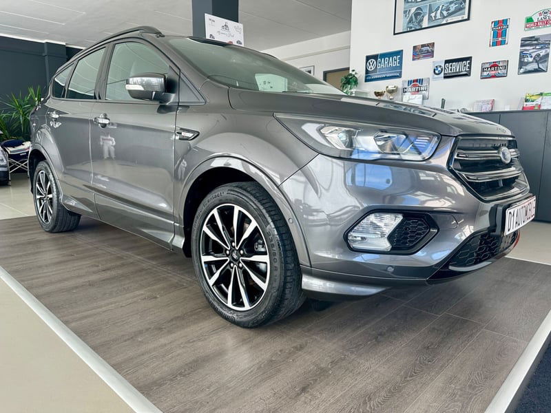 Ford Kuga 1.5 TDCI 120 CV S&S 2WD ST-Line