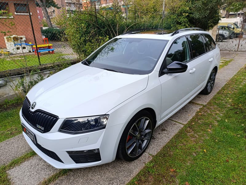 Skoda Octavia Station Wagon 2.0 TDI CR 4x4 DSG Wagon RS