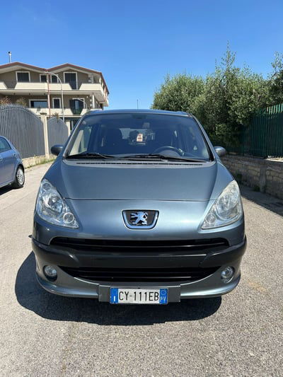 Peugeot 1007 1.4 Happy usata