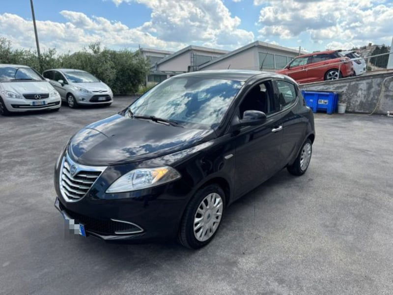Lancia Ypsilon 1.2 69 CV 5 porte Silver