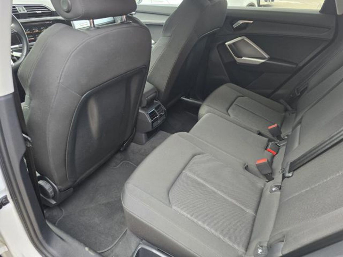 Audi Q3 Sportback 40 TFSI S tronic quattro edition (8)