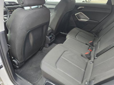 Audi Q3 Sportback 40 TFSI S tronic quattro edition (8)