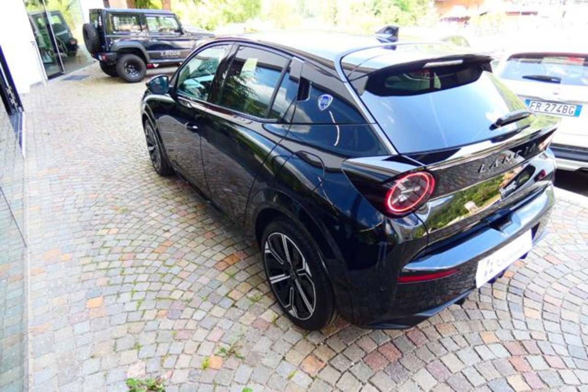 Lancia Ypsilon 1.2 mhev Edizione Cassina e-dct (4)