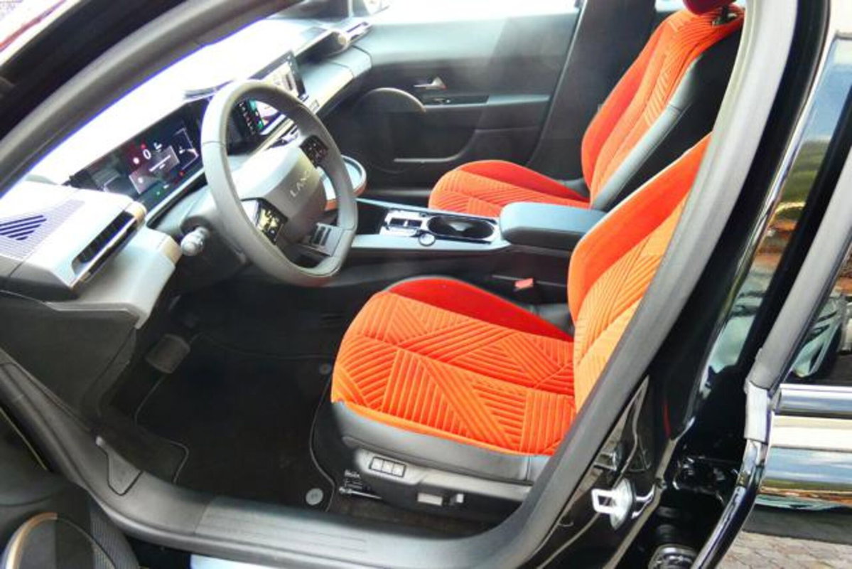 Lancia Ypsilon 1.2 mhev Edizione Cassina e-dct (9)