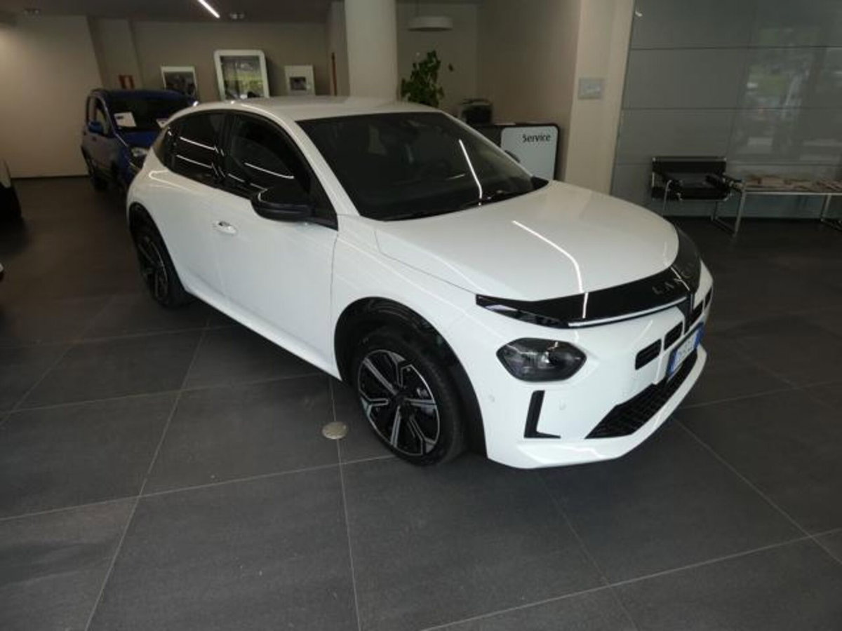 Lancia Ypsilon 1.2 mhev Edizione Cassina e-dct