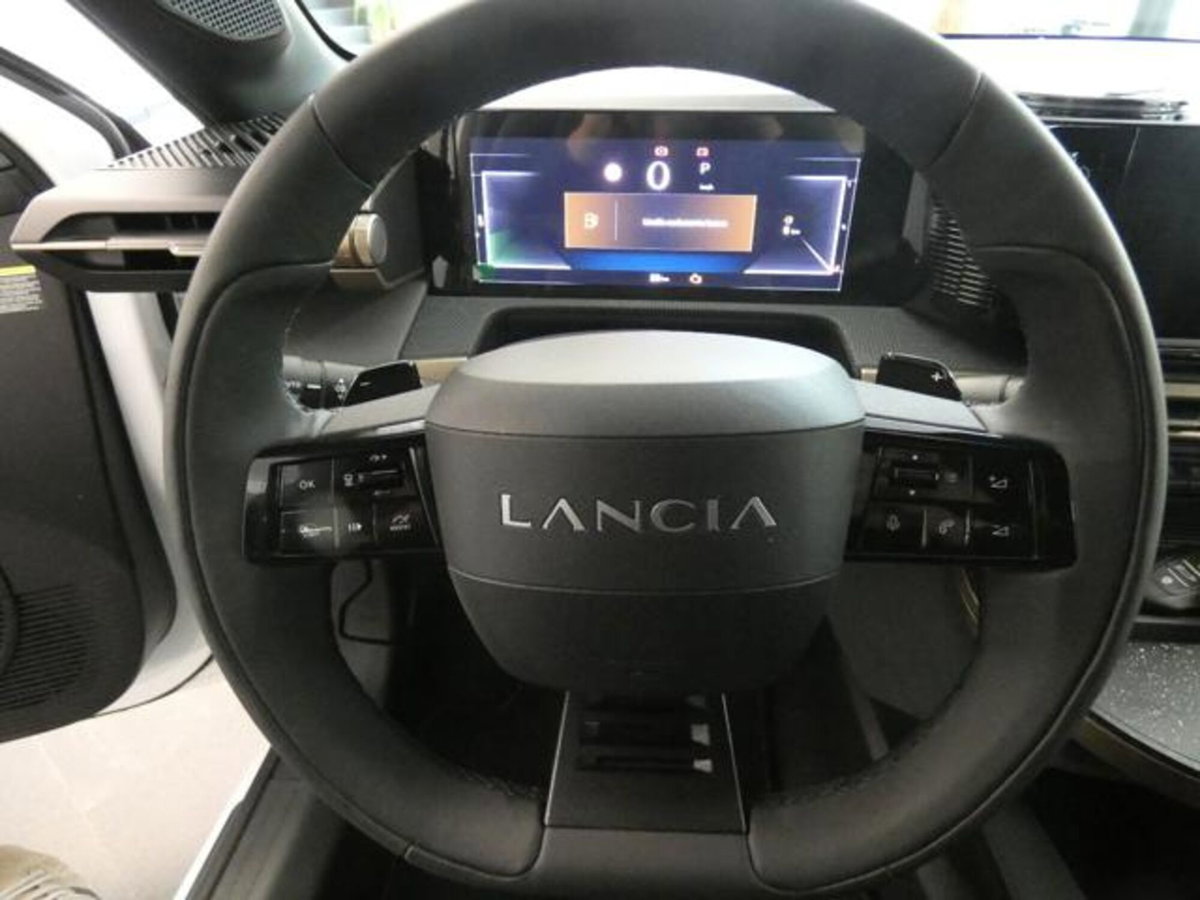 Lancia Ypsilon 1.2 mhev Edizione Cassina e-dct (10)