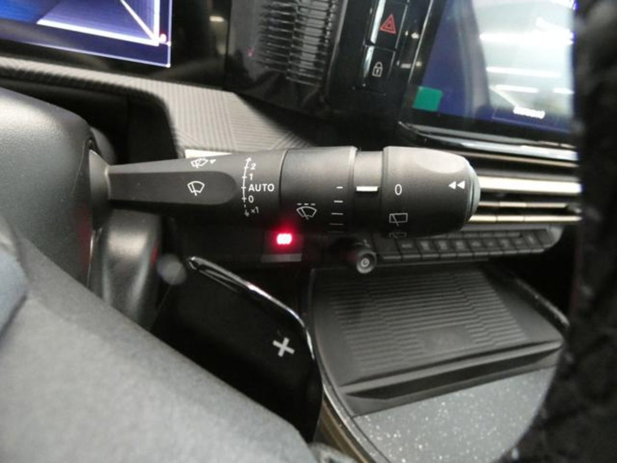 Lancia Ypsilon 1.2 mhev Edizione Cassina e-dct (17)