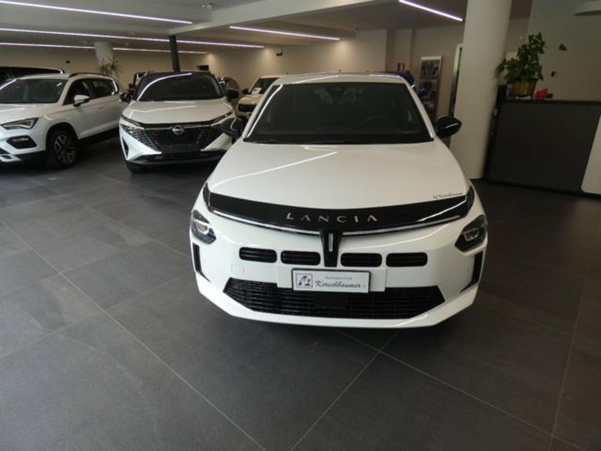 Lancia Ypsilon 1.2 mhev Edizione Cassina e-dct (3)