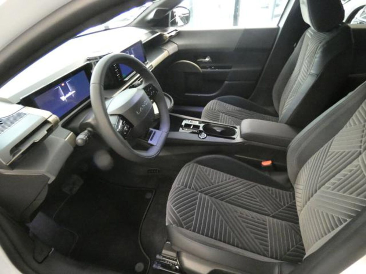 Lancia Ypsilon 1.2 mhev Edizione Cassina e-dct (9)