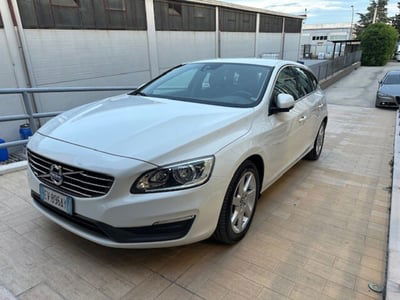 Volvo V60 D4 Kinetic usata