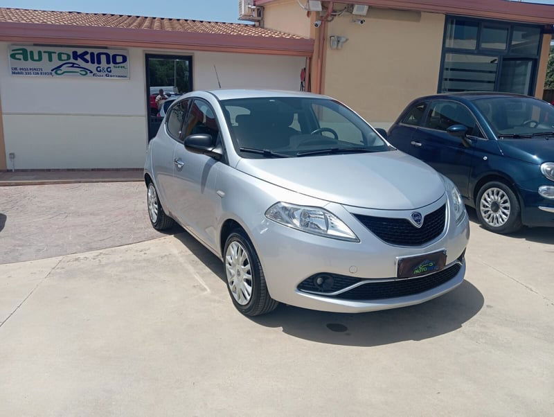 Lancia Ypsilon 1.2 69 CV 5 porte Gold