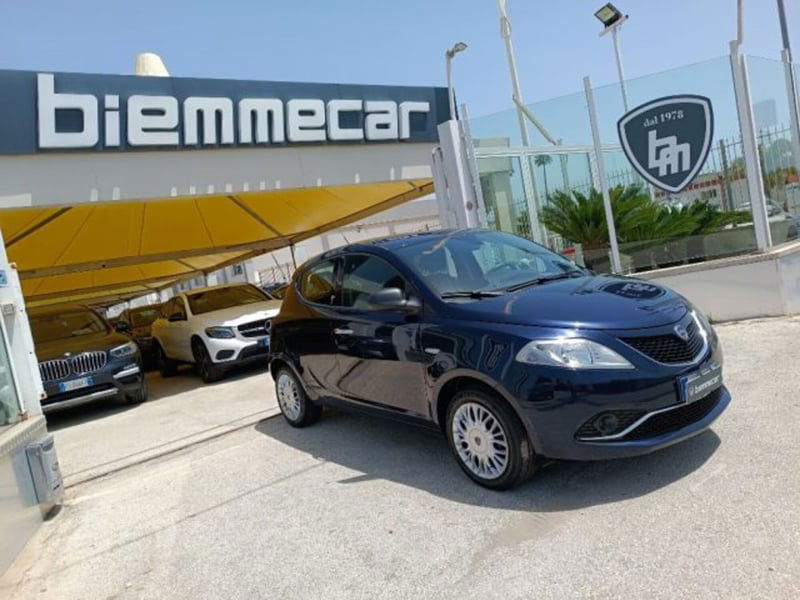 Lancia Ypsilon 1.2 69 CV 5 porte Gold