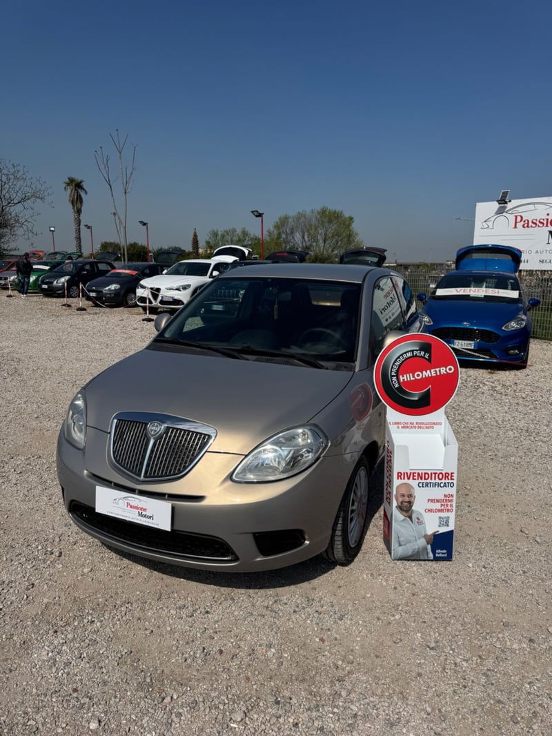 Lancia Ypsilon 1.2 69 CV Platino