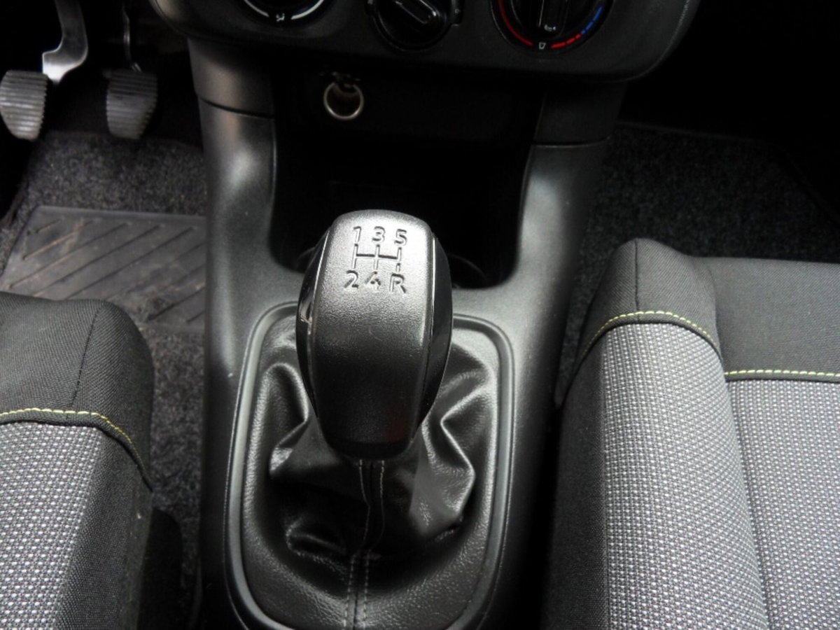 Citroen C3 BlueHDi 100 S&S Shine (4)