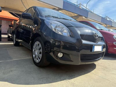 Toyota Yaris 1.3 5 porte Sol usata