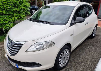 Lancia Ypsilon 1.2 69 CV 5 porte Silver usata
