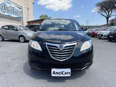 Lancia Ypsilon 1.2 69 CV 5 porte Silver usata