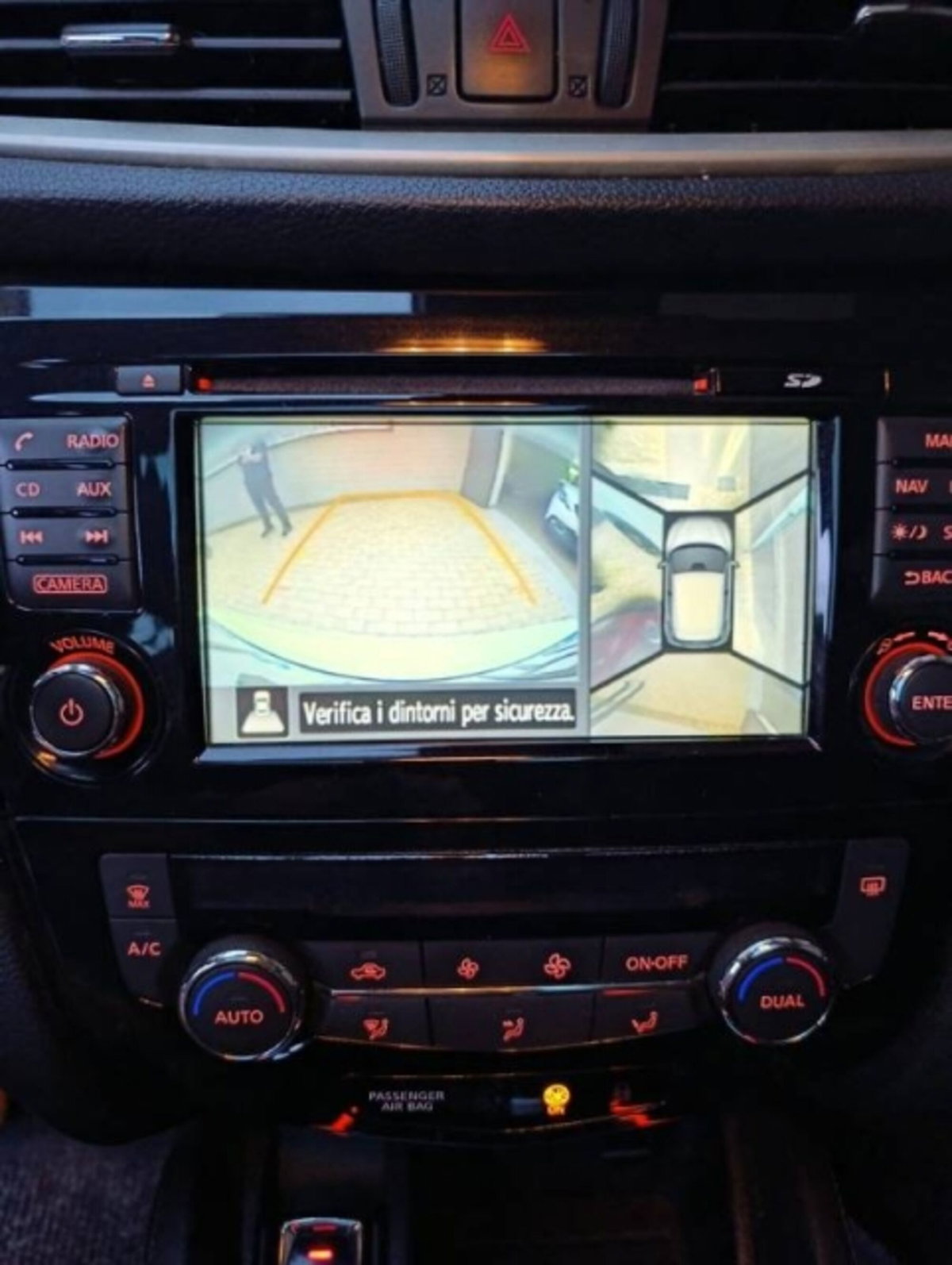 Nissan Qashqai 1.6 dCi 2WD N-Connecta (13)