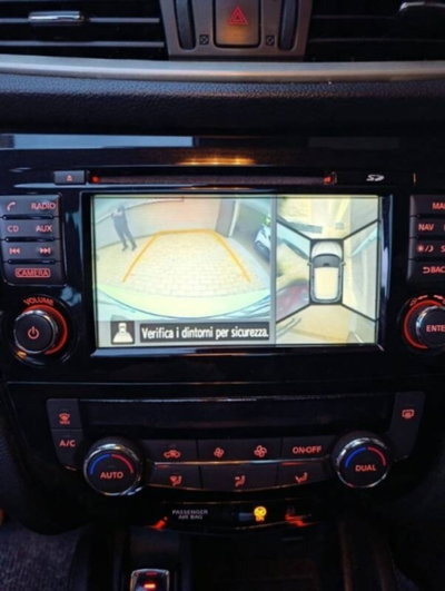 Nissan Qashqai 1.6 dCi 2WD N-Connecta (13)