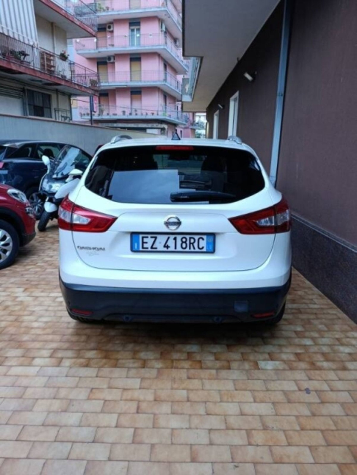 Nissan Qashqai 1.6 dCi 2WD N-Connecta (2)