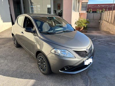 Lancia Ypsilon 1.0 FireFly 5 porte S&S Hybrid Gold Plus usata