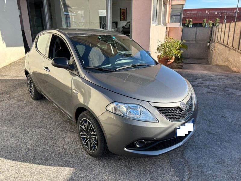Lancia Ypsilon 1.0 FireFly 5 porte S&S Hybrid Gold Plus