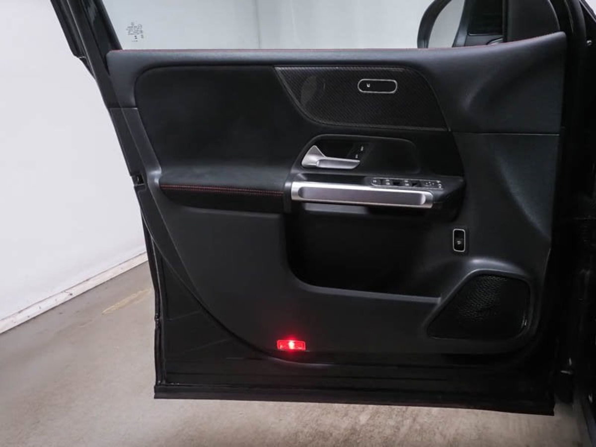 Mercedes-Benz GLB 200 d AMG Line Premium auto (8)