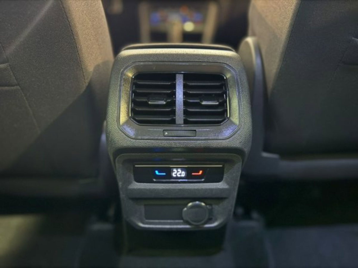 Volkswagen Tiguan Allspace 2.0 tdi R-Line 150cv dsg (13)