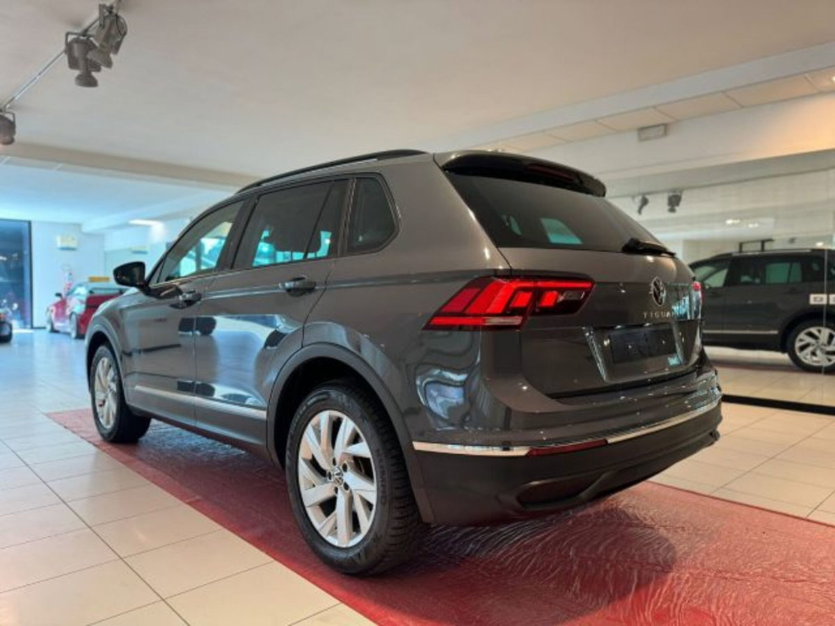 Volkswagen Tiguan Allspace 2.0 tdi R-Line 150cv dsg (5)