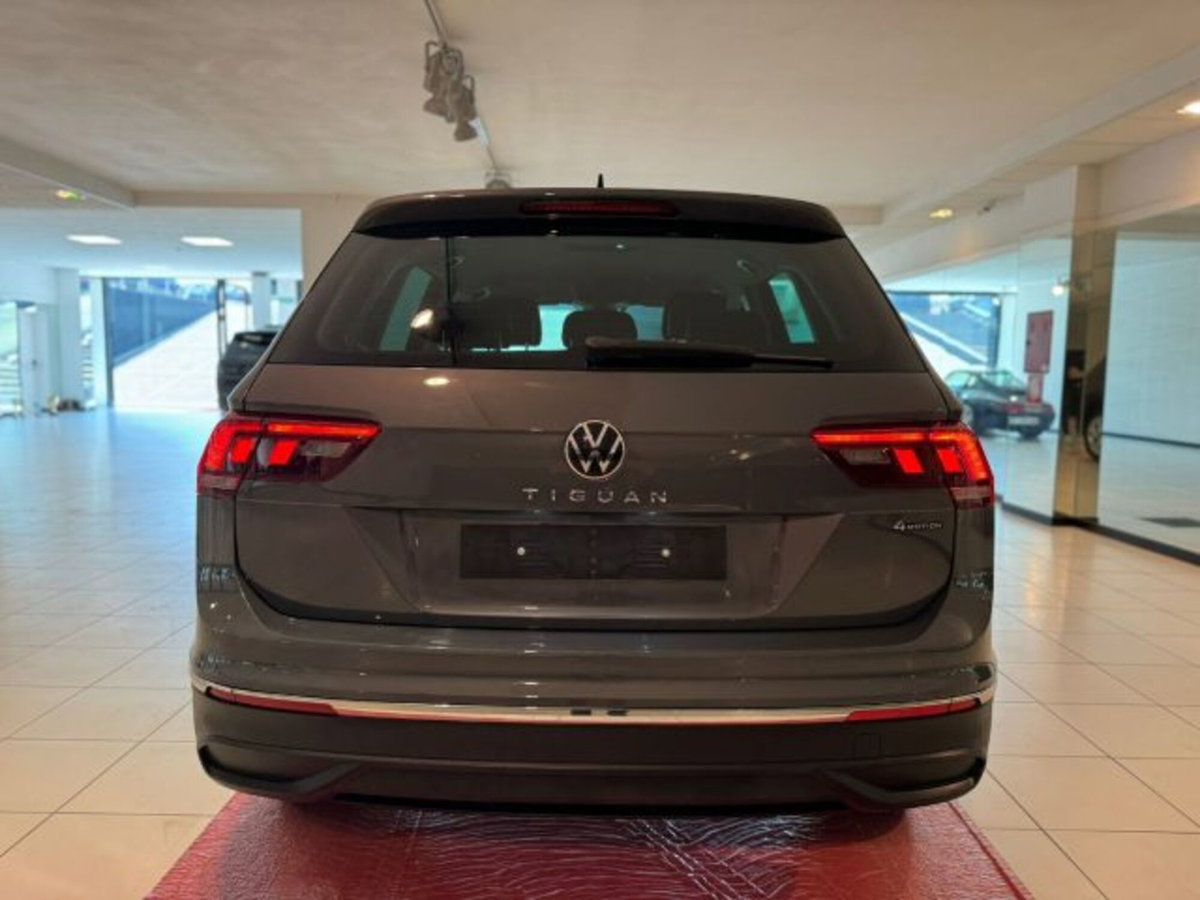 Volkswagen Tiguan Allspace 2.0 tdi R-Line 150cv dsg (6)