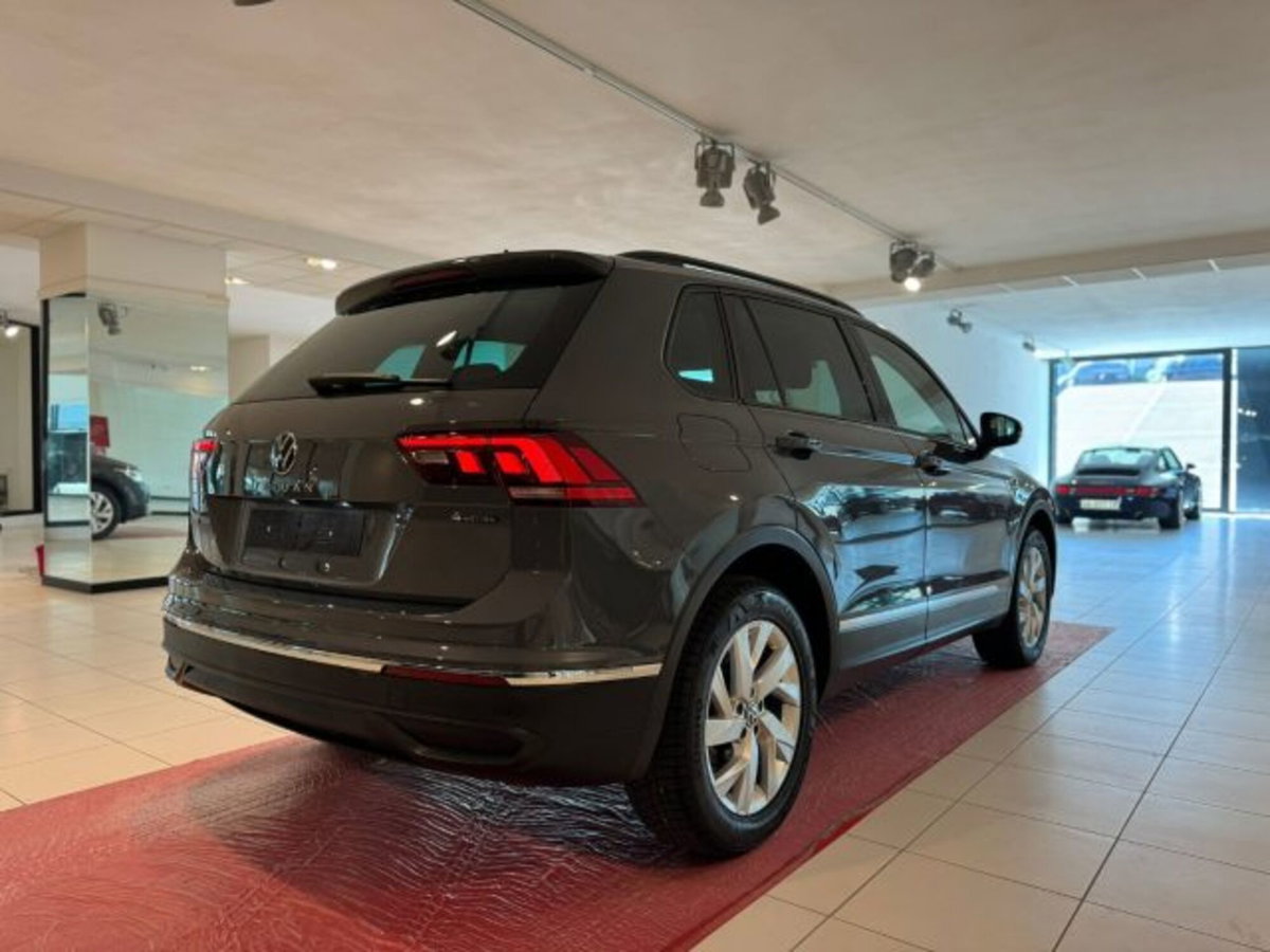 Volkswagen Tiguan Allspace 2.0 tdi R-Line 150cv dsg (7)
