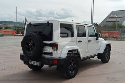 Jeep Wrangler Unlimited 2.8 CRD DPF Sahara Auto usata