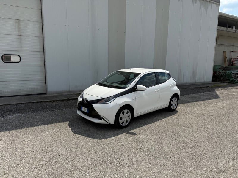 Toyota Aygo 1.0 VVT-i 69 CV 5 porte x-play