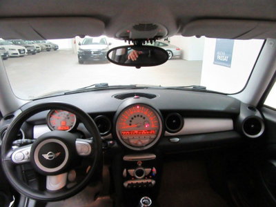 MINI Mini 1.6 16V Cooper D (10)