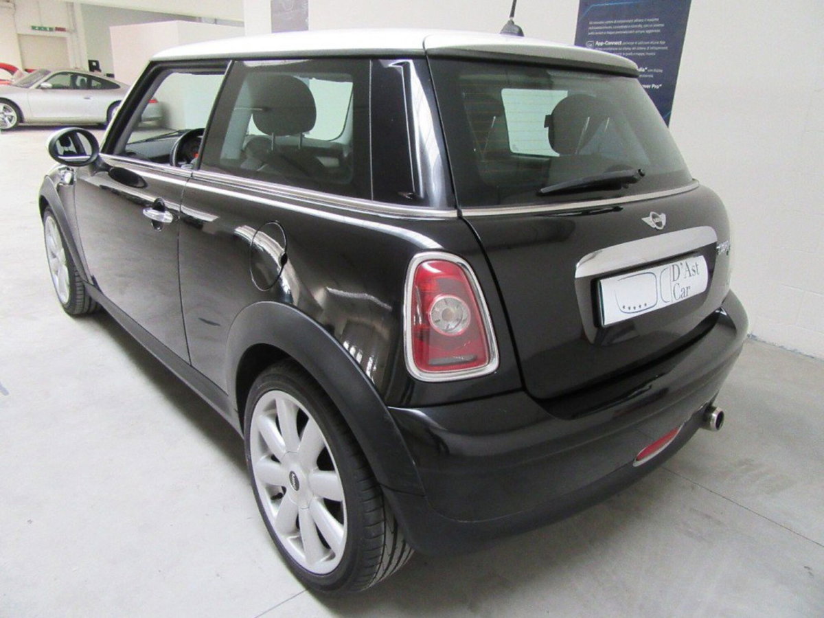 MINI Mini 1.6 16V Cooper D (11)