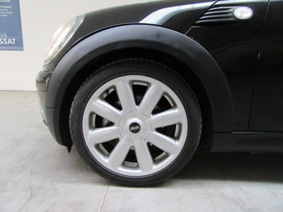MINI Mini 1.6 16V Cooper D (7)