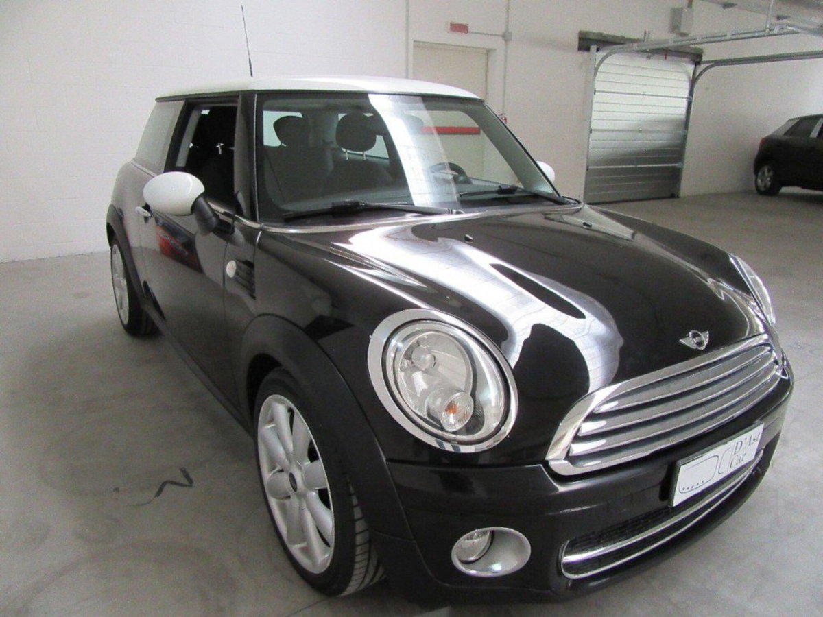 MINI Mini 1.6 16V Cooper D (8)