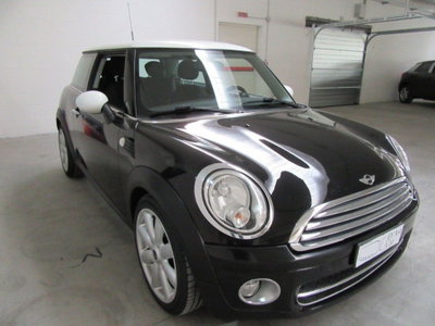 MINI Mini 1.6 16V Cooper D (8)