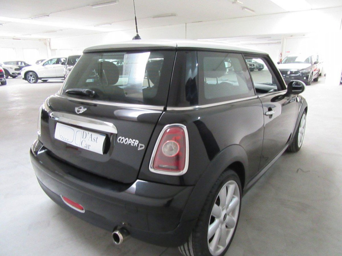 MINI Mini 1.6 16V Cooper D (9)