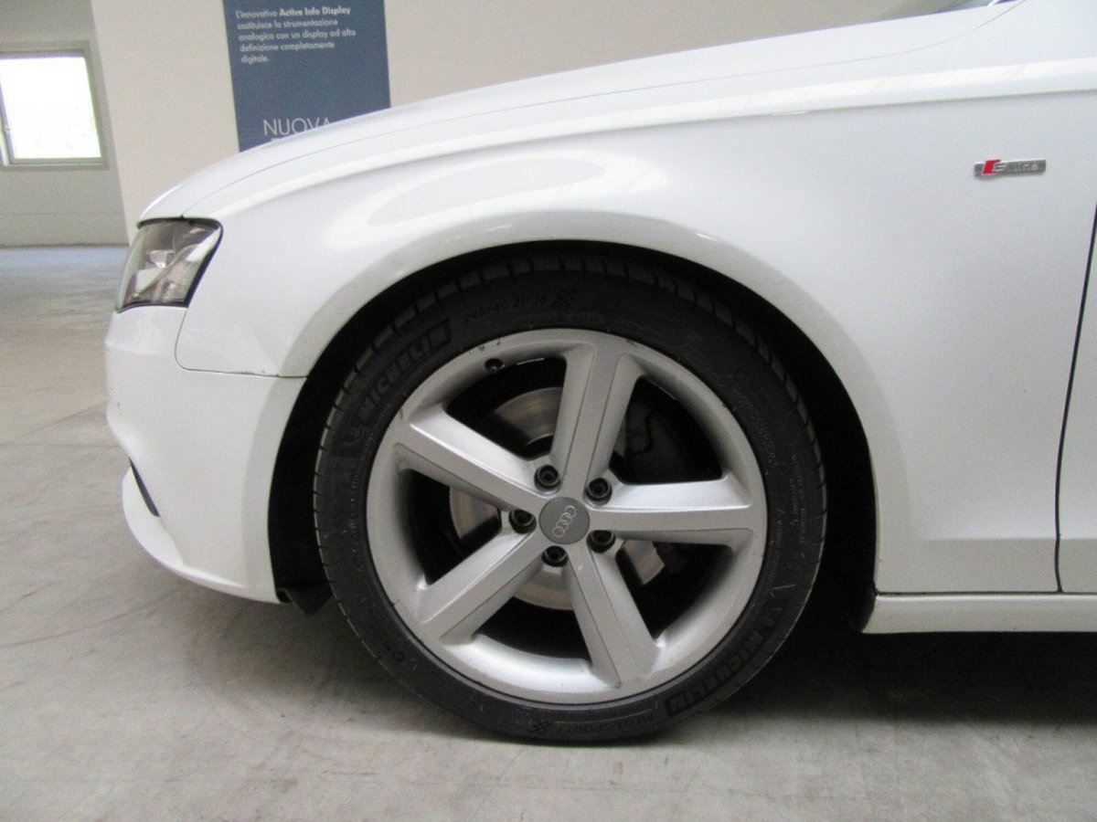 Audi A4 Avant 3.0 V6 TDI F.AP. quattro (12)