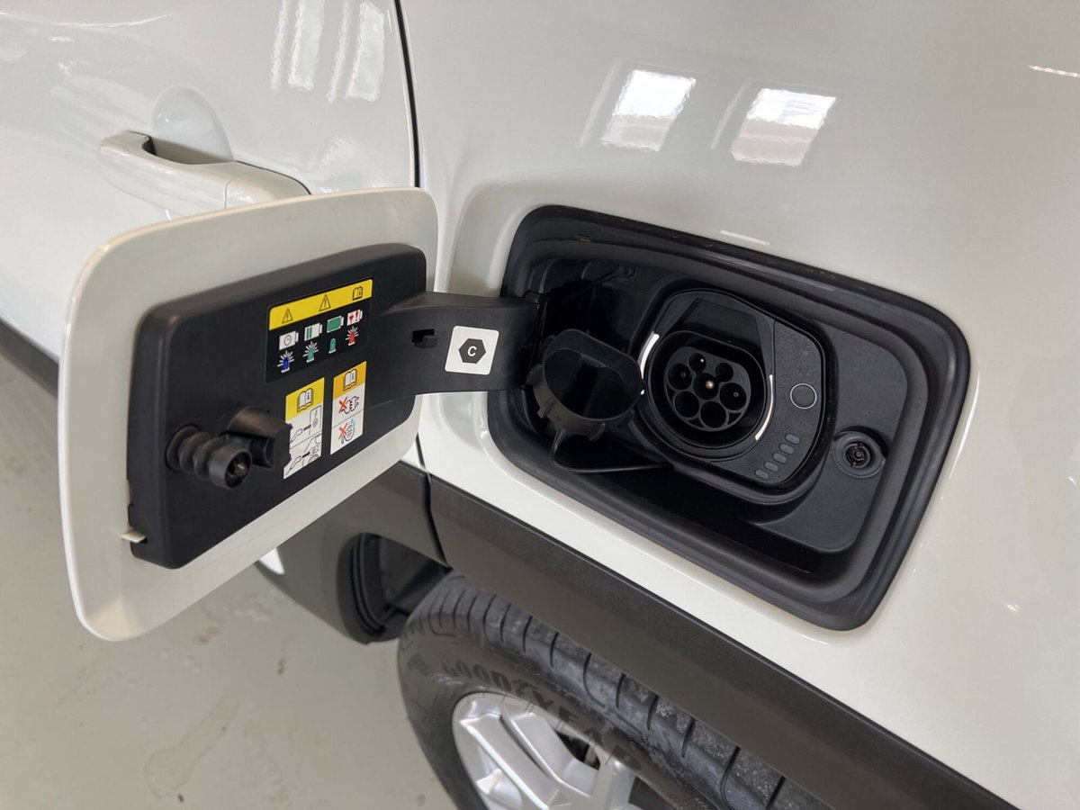 Jeep Renegade 1.3 T4 190CV PHEV 4xe AT6 Limited (13)