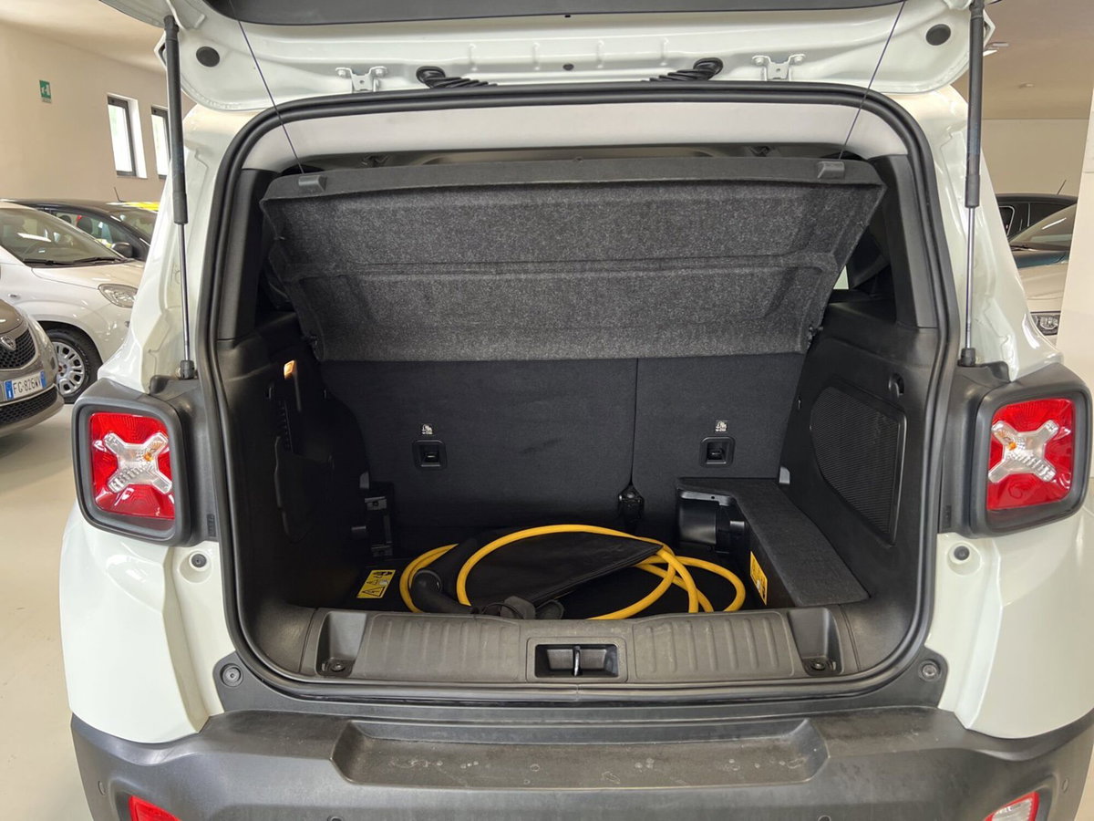 Jeep Renegade 1.3 T4 190CV PHEV 4xe AT6 Limited (14)