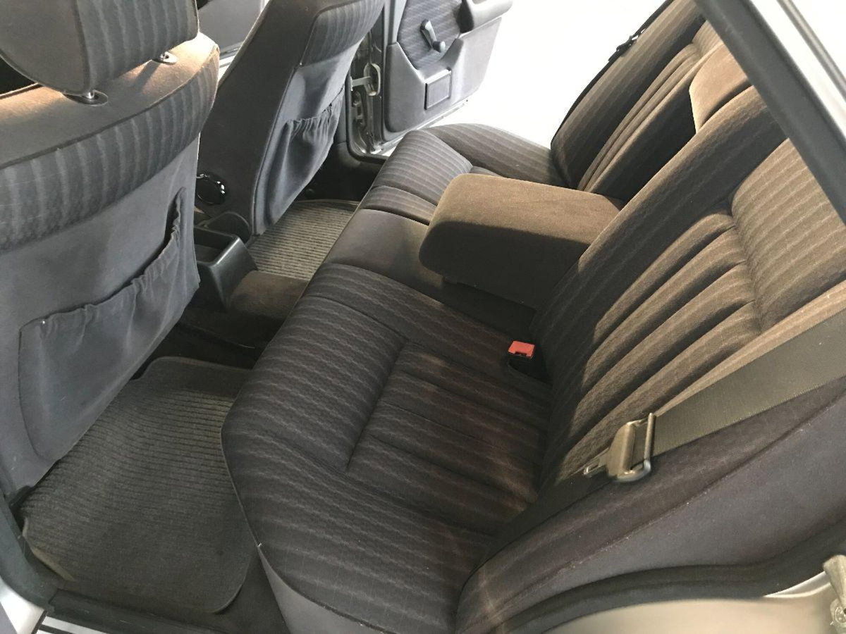 Mercedes-Benz Classe E 200 Executive (11)